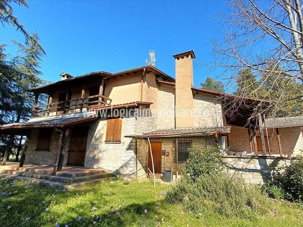 Villa a Paciano in Via della Libertà - Foto 2