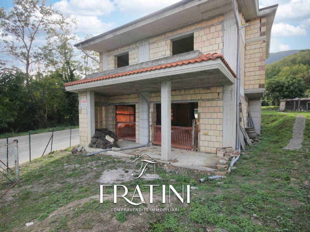 Casa indipendente a Campli in Viale Rozzi, 19 - Foto 2