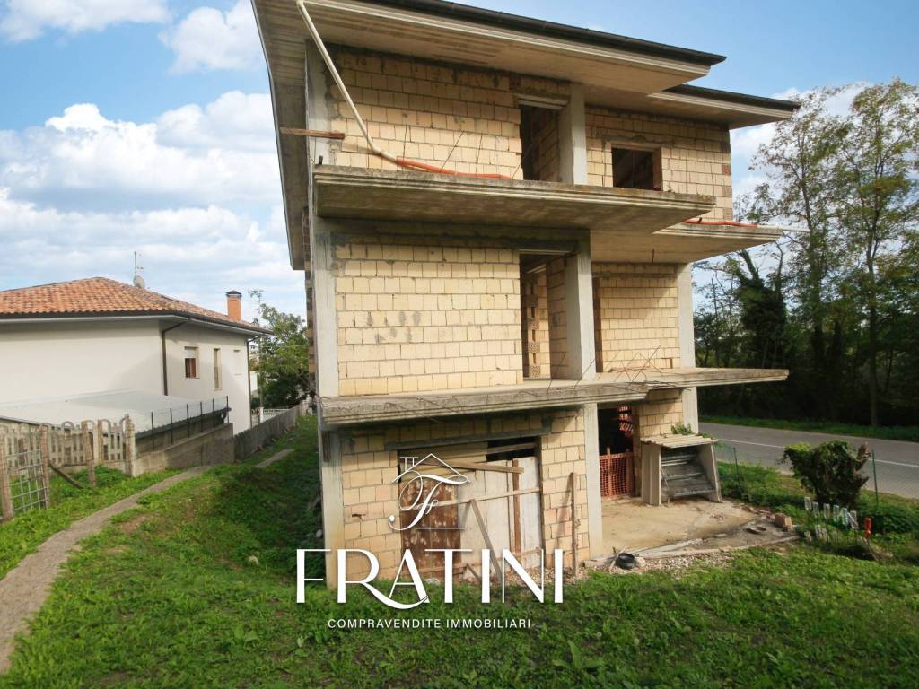 Casa indipendente a Campli in Viale Rozzi, 19 - Foto 3