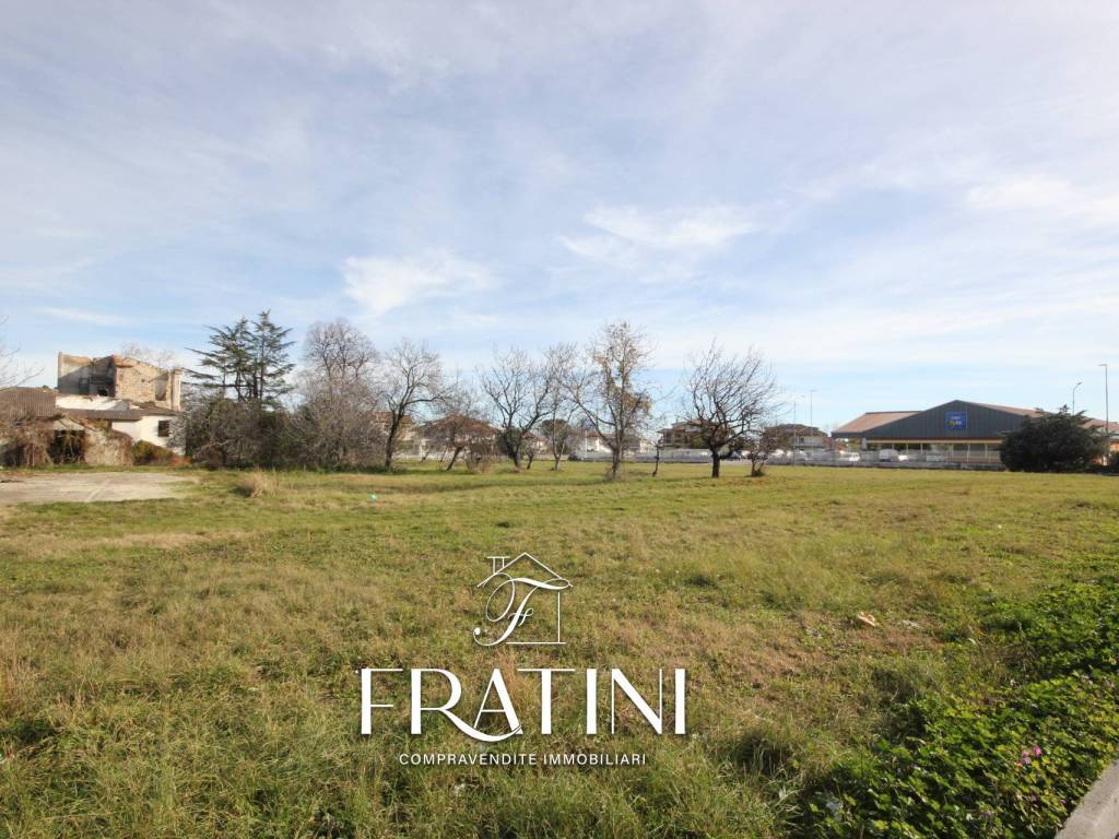 Terreno a Sant'egidio alla vibrata in Via Virgilio, 36 - Foto 2