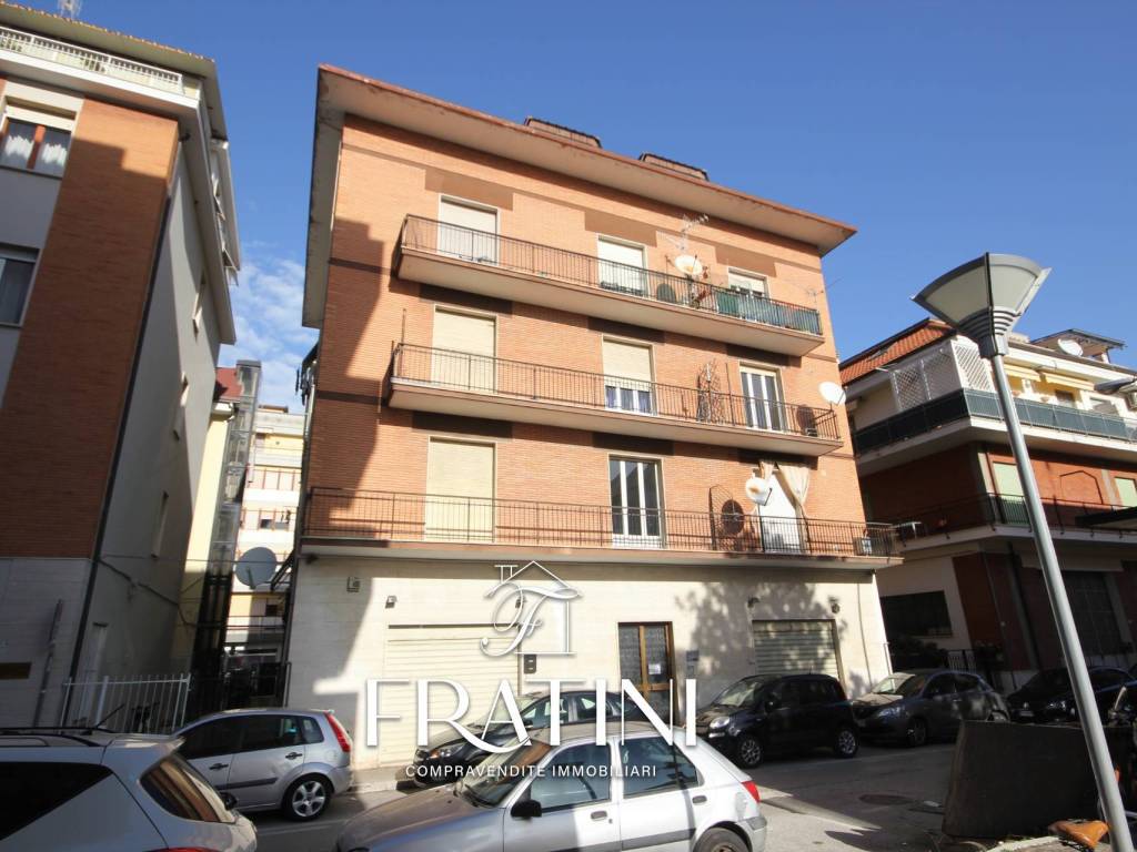 Casa indipendente a San benedetto del tronto in Via Umbria, 15 - Foto 2