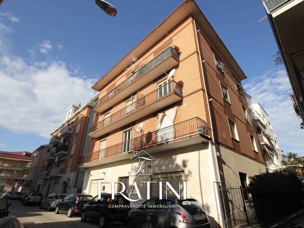 Casa indipendente a San benedetto del tronto in Via Umbria, 15 - Foto 4