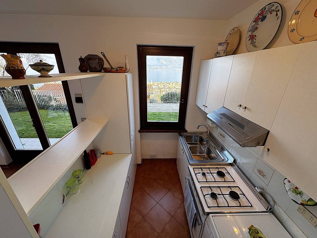 Appartamento a Torri del benaco in Via Luigi Pirandello, 29 - Foto 4