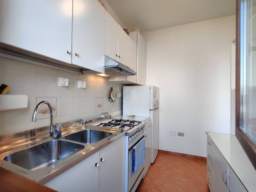 Appartamento a Torri del benaco in Via Luigi Pirandello, 29 - Foto 5