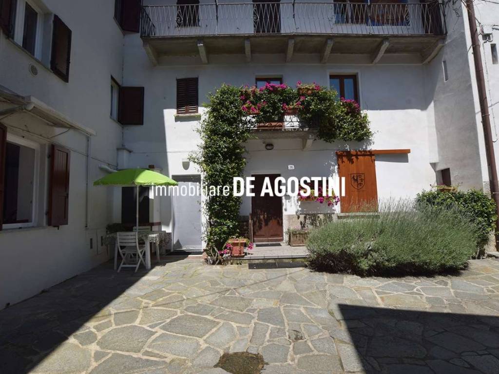 Appartamento a Arona in via Felice Cavallotti 24 - Foto 1