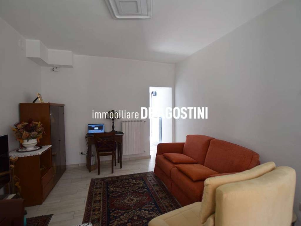 Appartamento a Arona in via Felice Cavallotti 24 - Foto 5