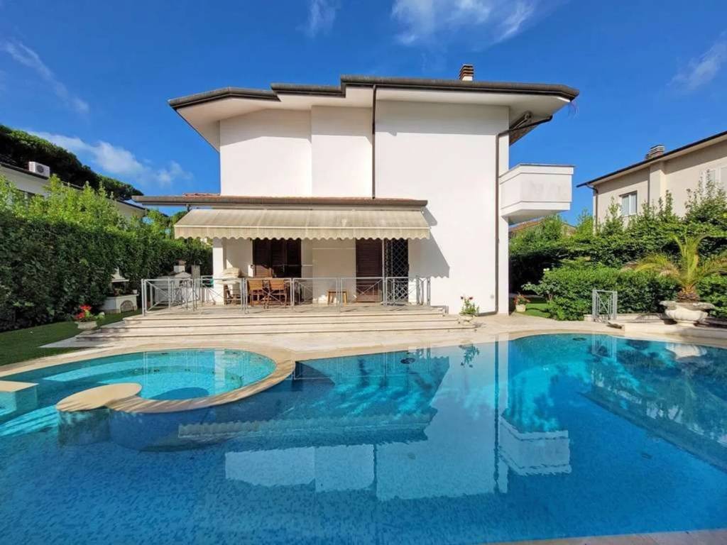 Villa a Pietrasanta in Via Palestro S.N.C. - Foto 2