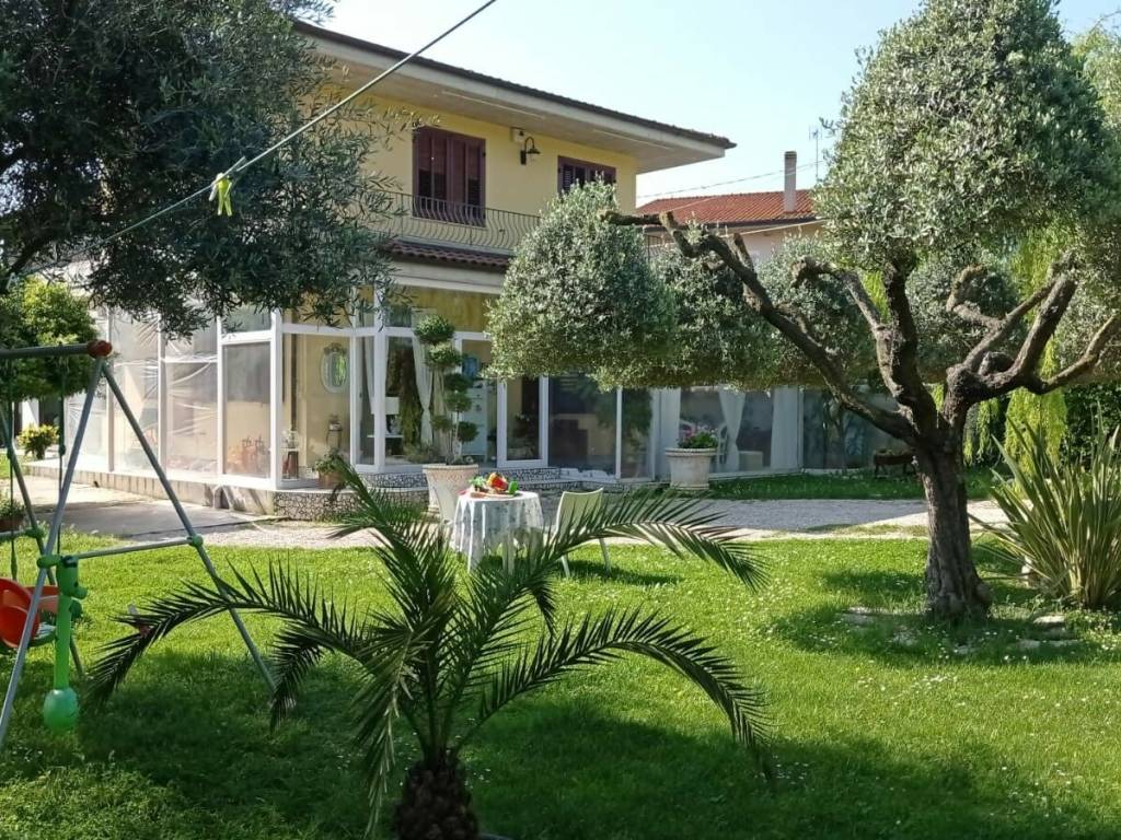 Villa a Roseto degli abruzzi in Contrada Santa Lucia - Foto 2