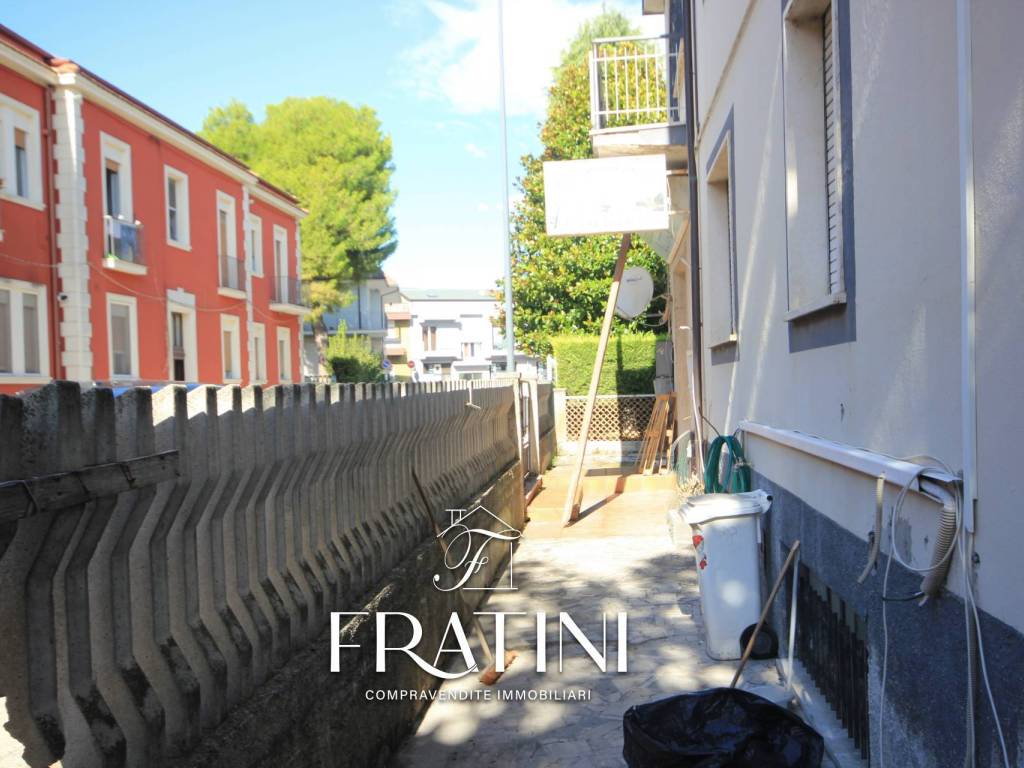 Casa indipendente a Sant'egidio alla vibrata in via Camillo Benso Conte di Cavour, 10 - Foto 4
