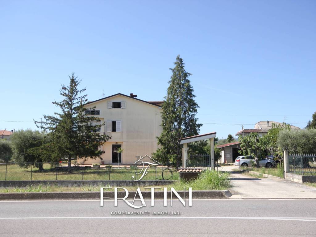 Casa indipendente a Sant'egidio alla vibrata in Viale Kennedy, 356 - Foto 2