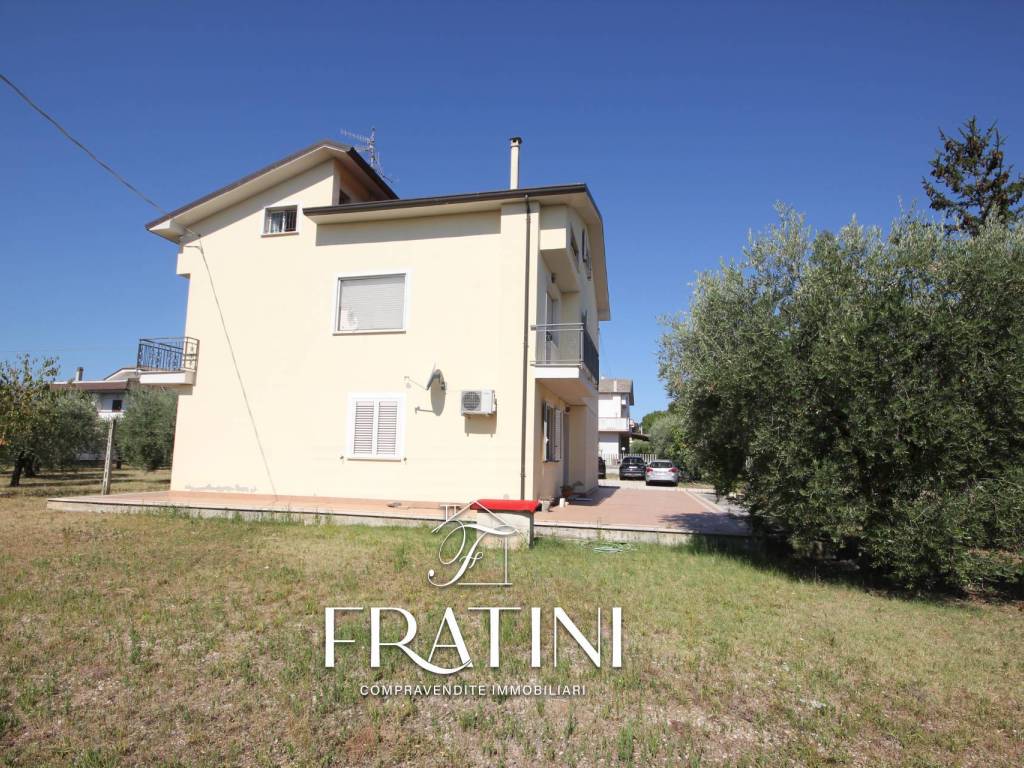 Casa indipendente a Sant'egidio alla vibrata in Viale Kennedy, 356 - Foto 5