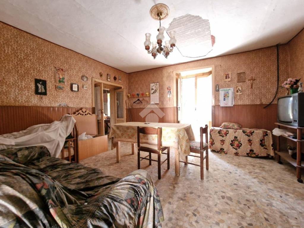 Casa indipendente a Sant'agata de' goti in C/da Cerreta - Foto 4