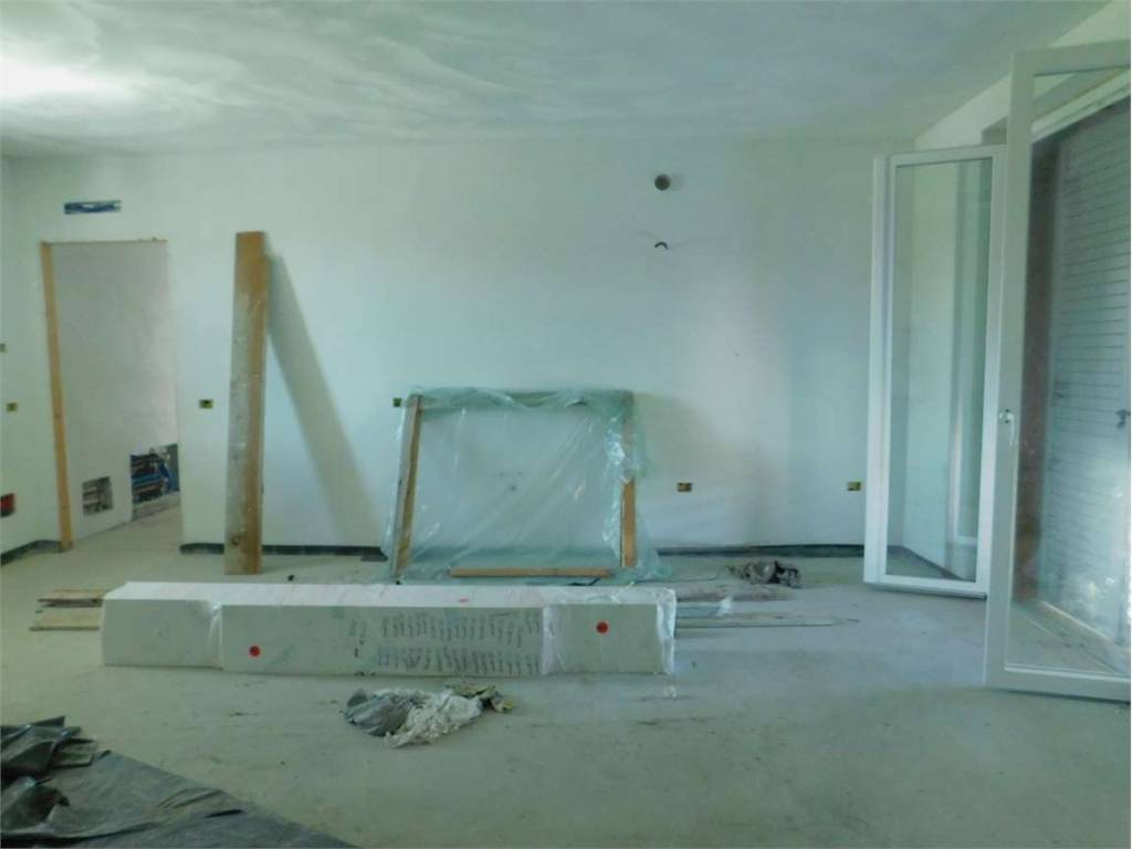Villa a Besnate in via Piaggio , 26 - Foto 4