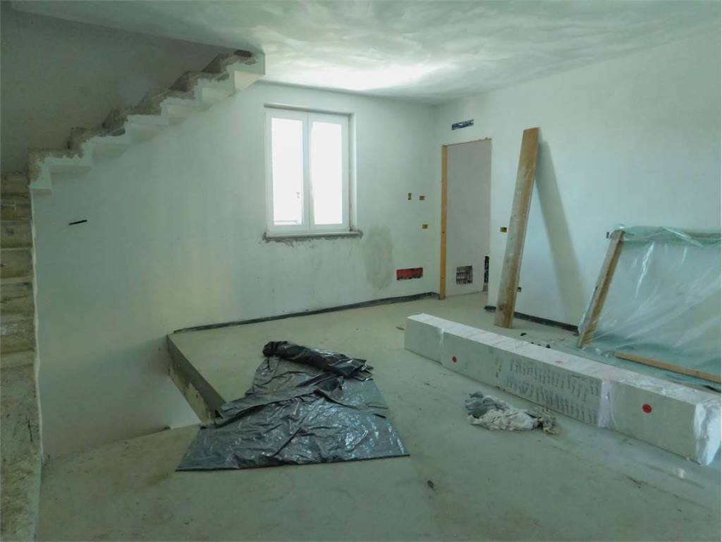 Villa a Besnate in via Piaggio , 26 - Foto 5