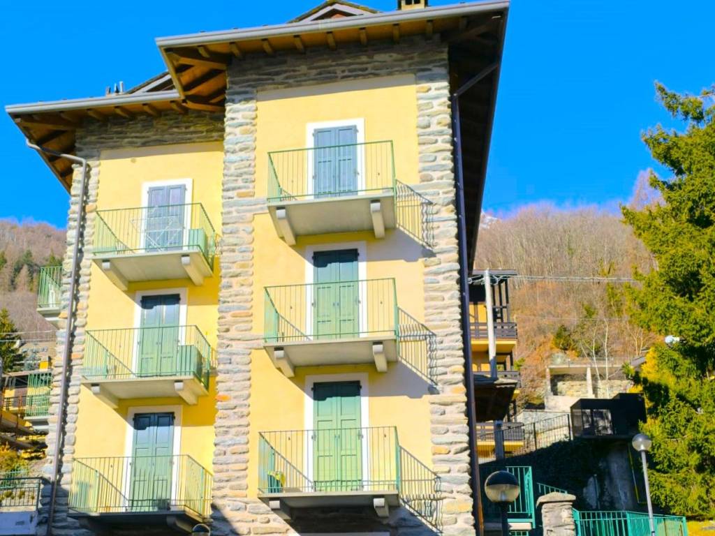 Appartamento a Chiesa in valmalenco in Via Ezio Vanoni, 14 - Foto 2