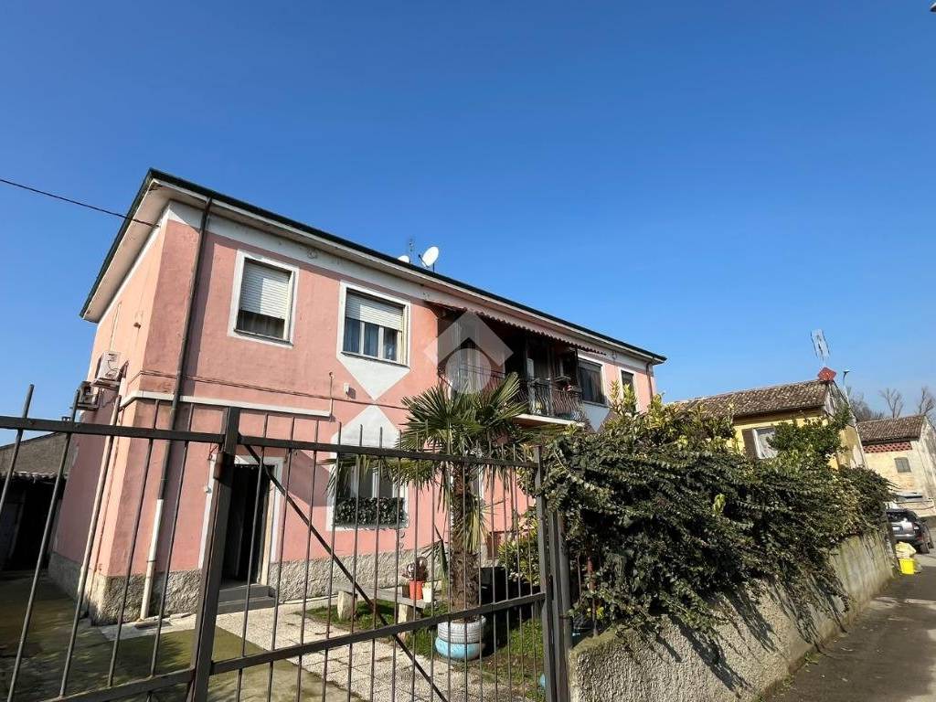Appartamento a Lodi in Str. della Fontana, 38 - Foto 2