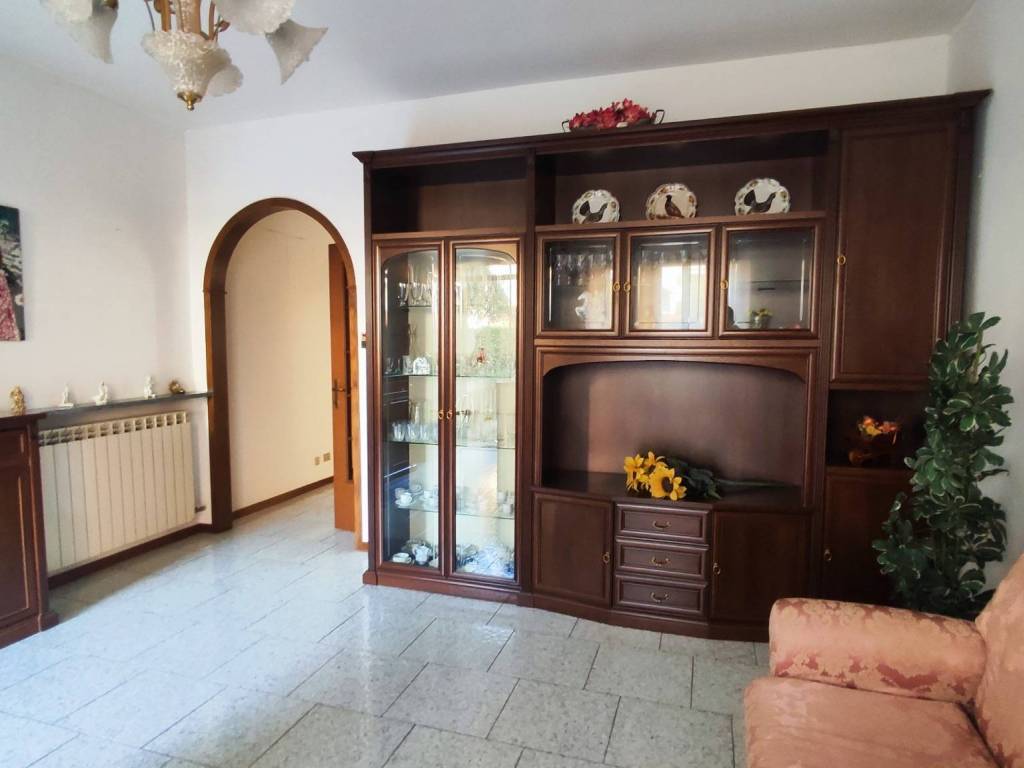 Villa a Tradate in Via Damiano Chiesa - Foto 4