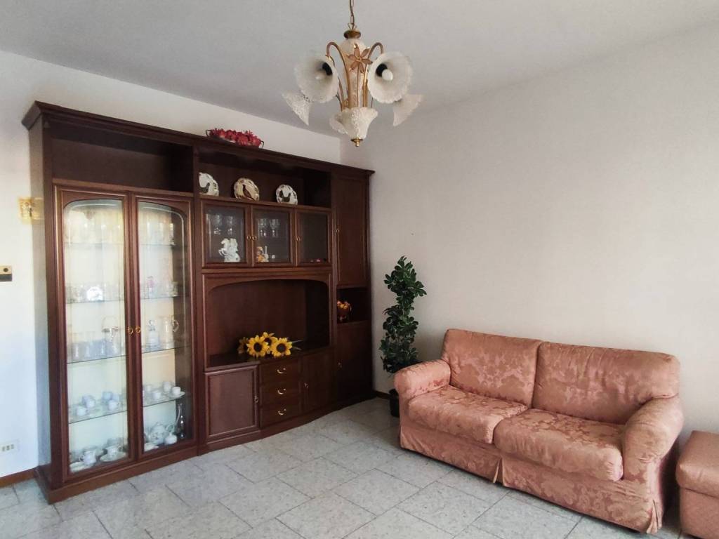 Villa a Tradate in Via Damiano Chiesa - Foto 5
