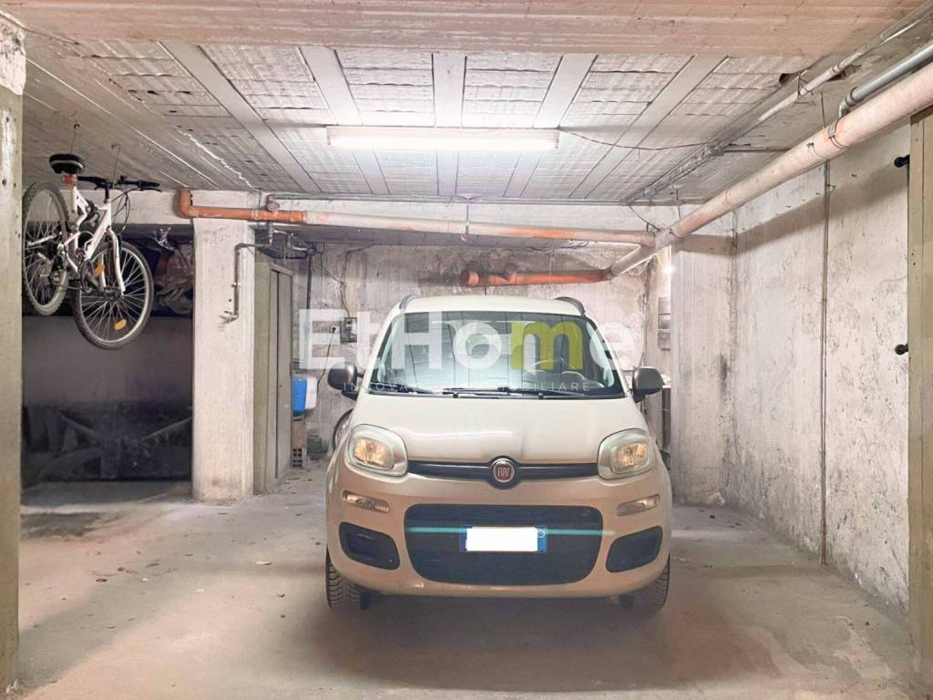 Box / garage a Andria in Via Niccolò Copernico, 9 - Foto 2