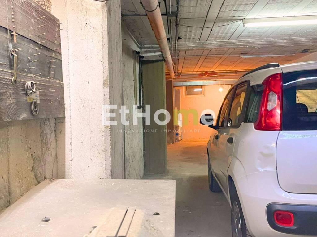 Box / garage a Andria in Via Niccolò Copernico, 9 - Foto 4