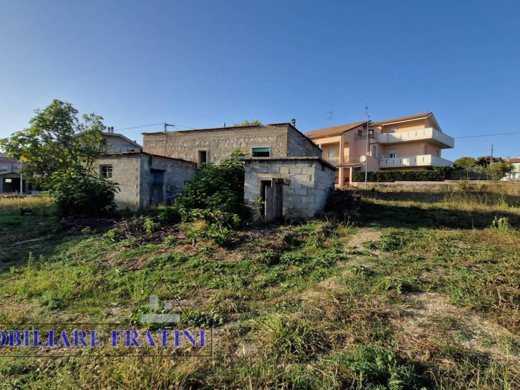 Terreno a Sant'egidio alla vibrata in Via Molise - Foto 3