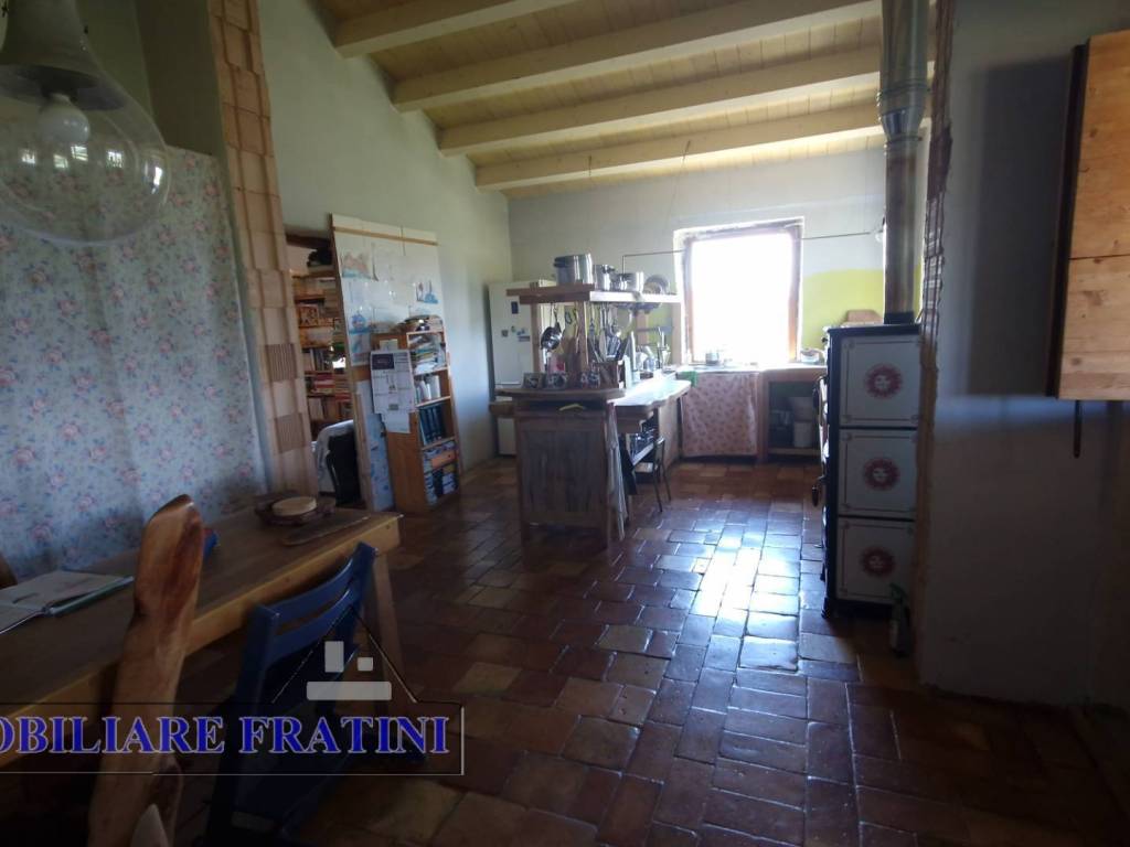 Casa indipendente a Roccafluvione in Via Poggio Paganello, 74 - Foto 3