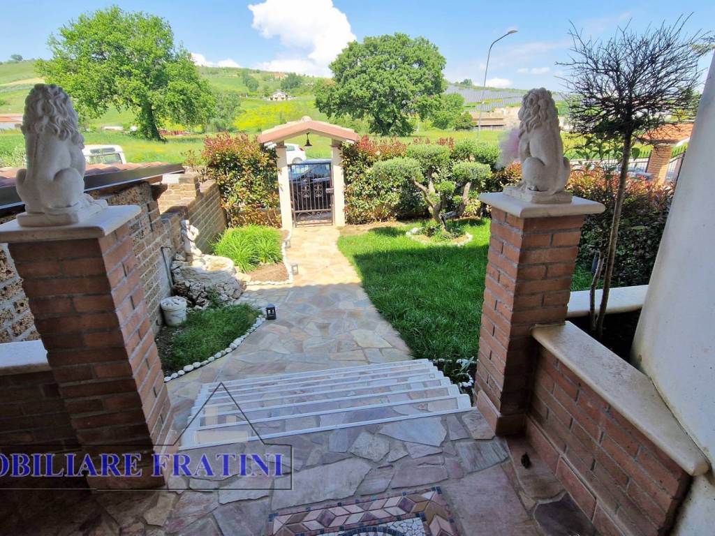 Villetta a schiera a Sant'egidio alla vibrata in Viale Dei Fiori, 49 - Foto 3