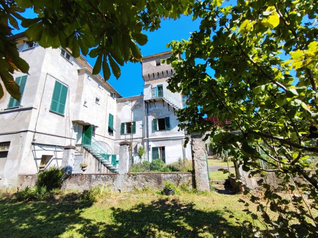 Villa a Genova in Via Fratelli di Coronata - Foto 1