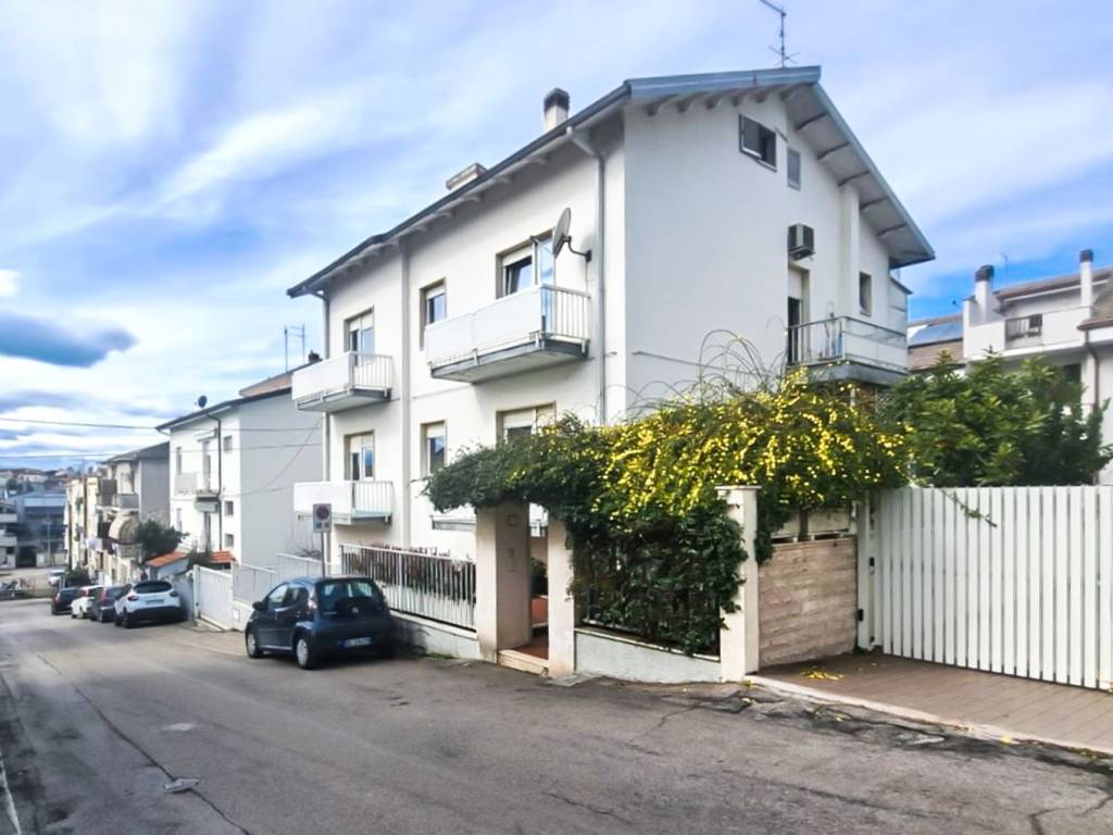 Casa indipendente a Pescara in Via Passo delle Capannelle, 25 - Foto 2