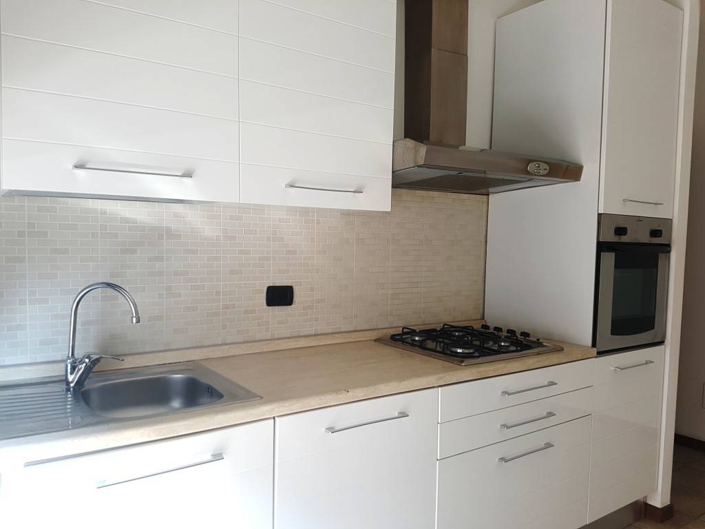 Appartamento a Cantù in Via Fiammenghini, 34 - Foto 2