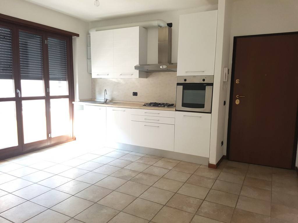 Appartamento a Cantù in Via Fiammenghini, 34 - Foto 3