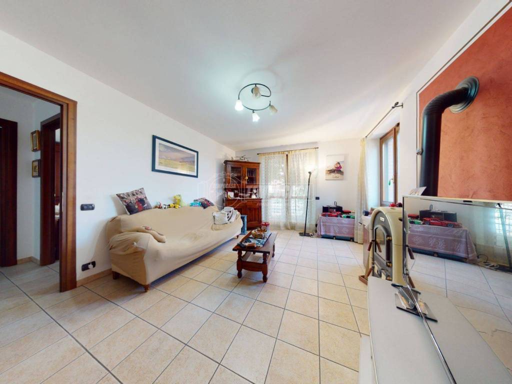 Appartamento a Castagnito in Via 4 Novembre, 18 - Foto 2