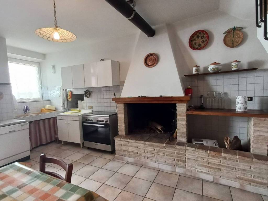 Casa indipendente a Santa vittoria in matenano in via Roma - Foto 4