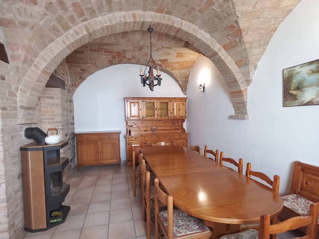Casa indipendente a Santa vittoria in matenano in via Roma - Foto 5