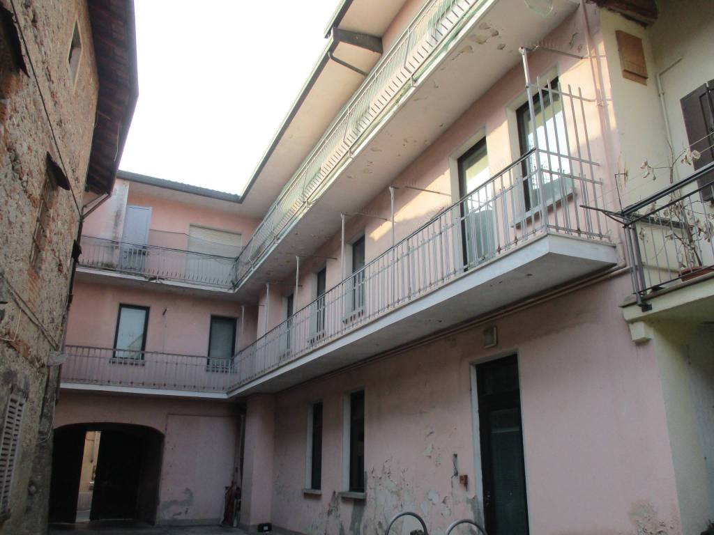 Appartamento a Borgo ticino in via vittorio emanuele II, 24 - Foto 3