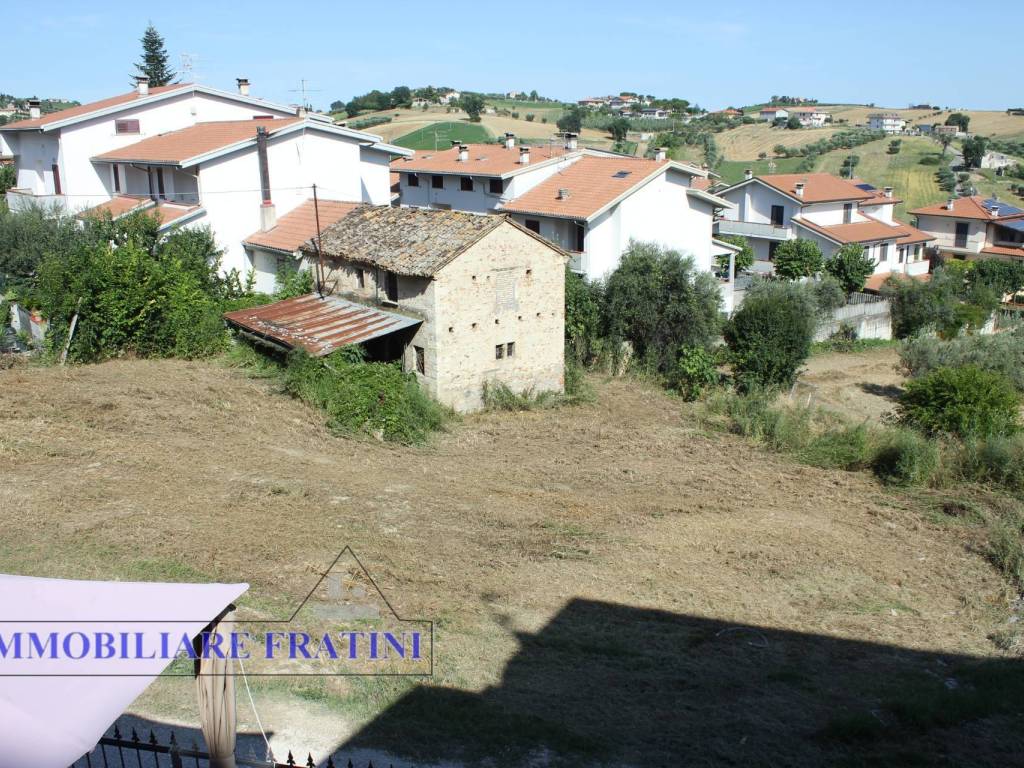Terreno a Ancarano in Via Gran sasso, 5 - Foto 2
