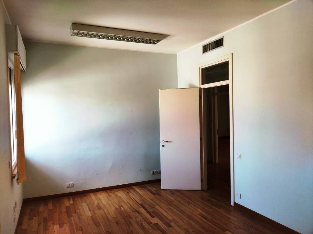 Appartamento a Civitanova marche in Via Martiri di Belfiore, 107 - Foto 4