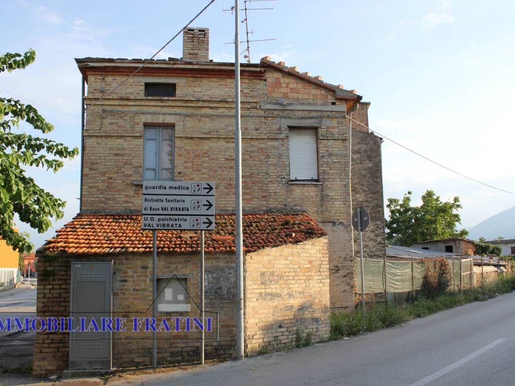 Casa indipendente a Sant'egidio alla vibrata in Sant'Egidio alla Vibrata - Foto 4