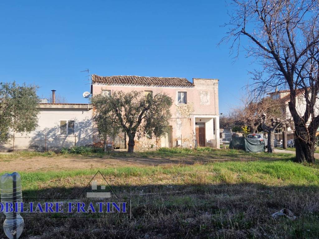 Rustico / casale a Sant'egidio alla vibrata in Via Giuseppe Verdi - Foto 4