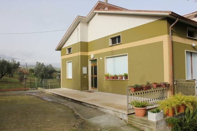 Rustico / casale a Civitella del tronto in Frazione borrano, 64010 - Foto 2