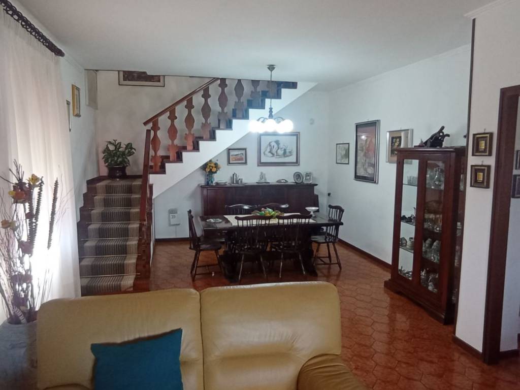 Villa a Aprilia in Via Monviso - Foto 5