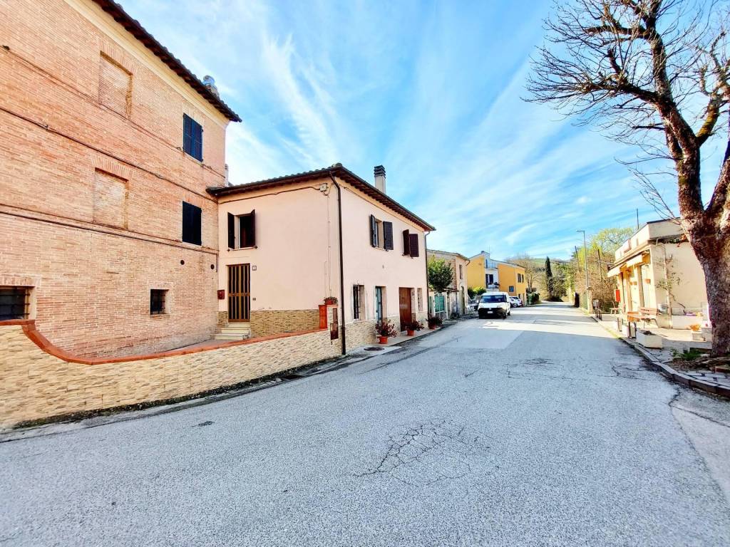 Casa indipendente a Fabriano in SAN MICHELE - Foto 3