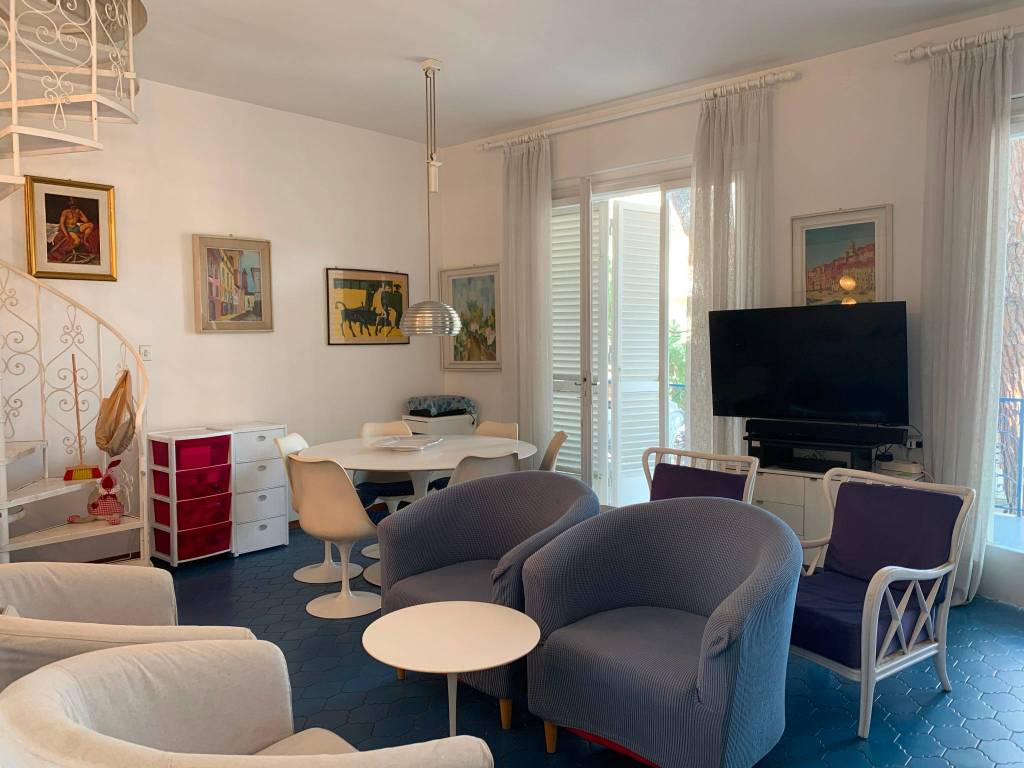 Casa indipendente a Riccione in Viale Dante Alighieri - Foto 5
