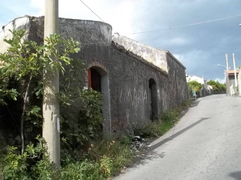 Rustico / casale a Fiumefreddo di sicilia in via Civi' - Foto 2