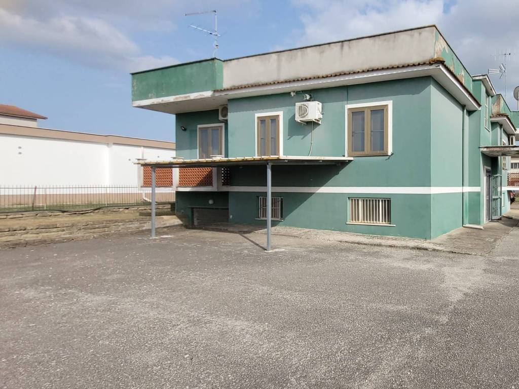 Villa a Aprilia in Via dei Rutuli - Foto 3