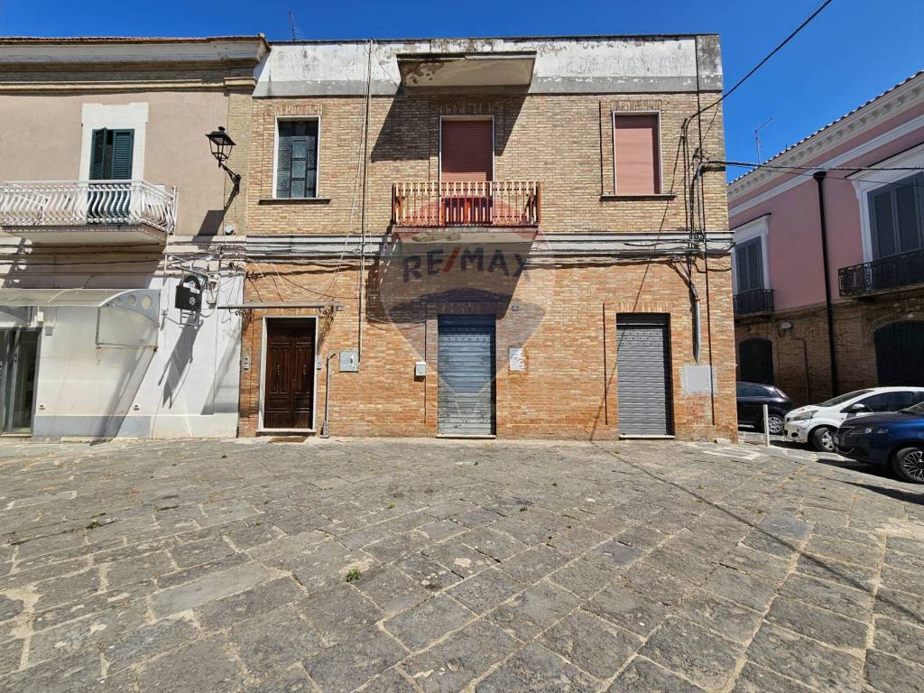 Casa indipendente a Lucera in Via Schiavone, 1 - Foto 2