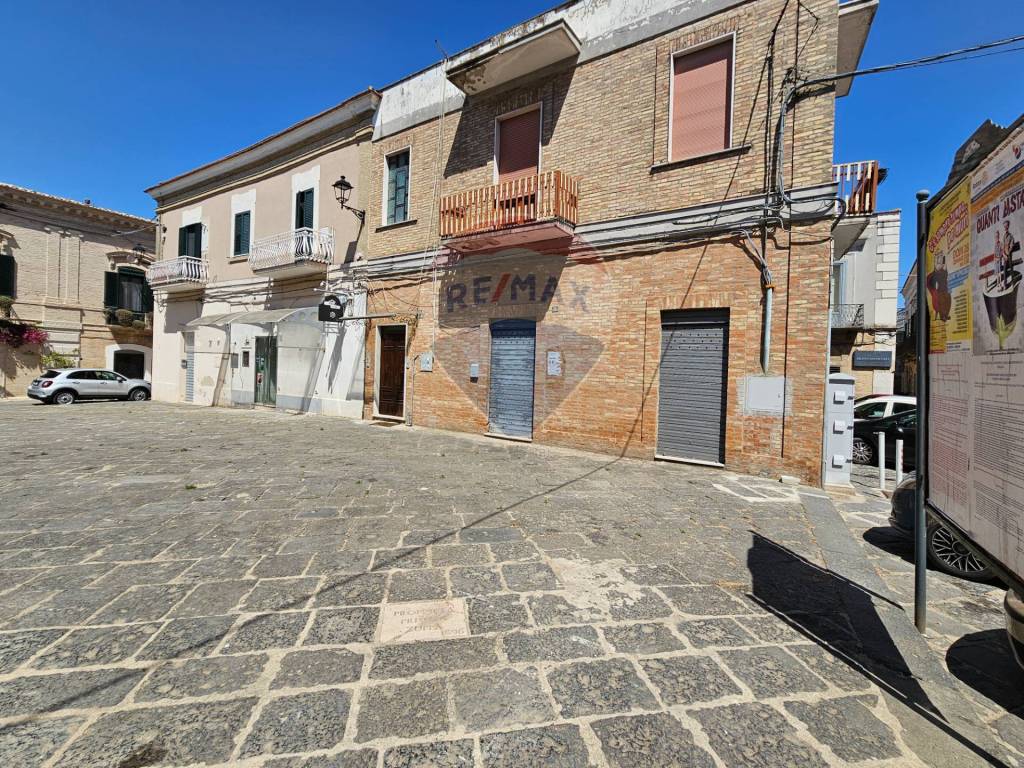Casa indipendente a Lucera in Via Schiavone, 1 - Foto 3