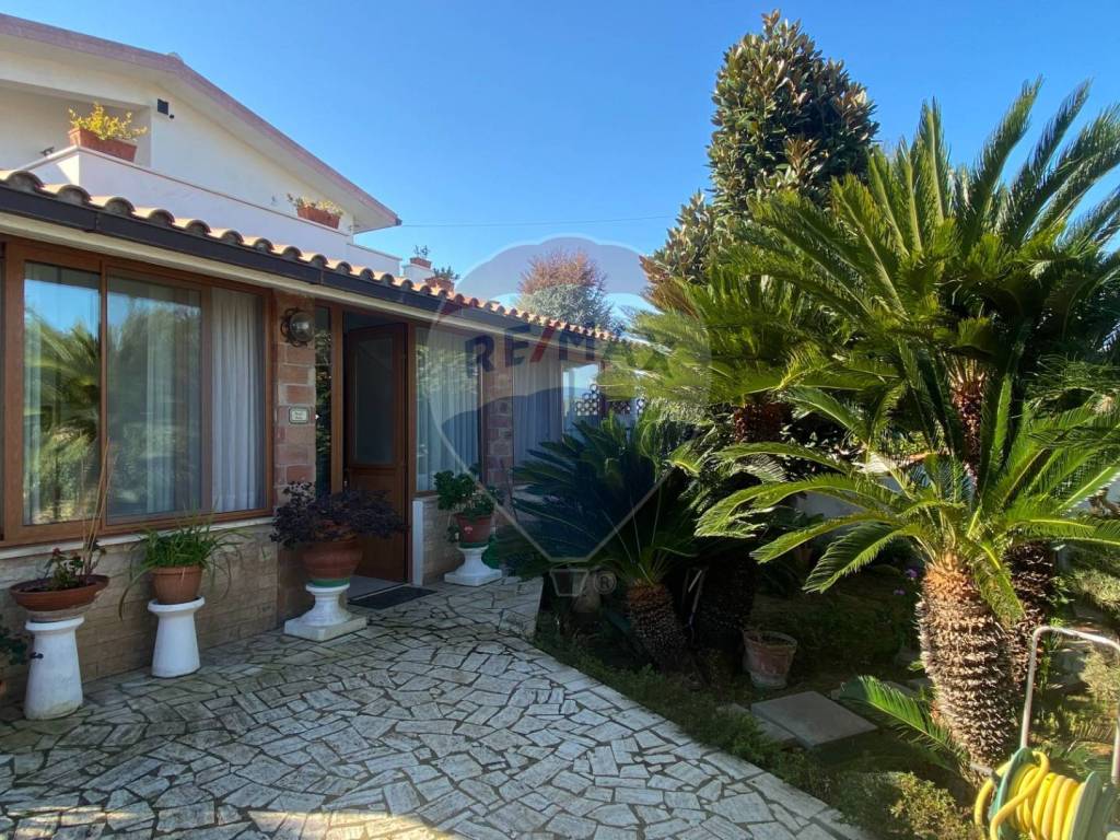 Appartamento a San felice circeo in Via DEI CAPRIOLI, 29 - Foto 2