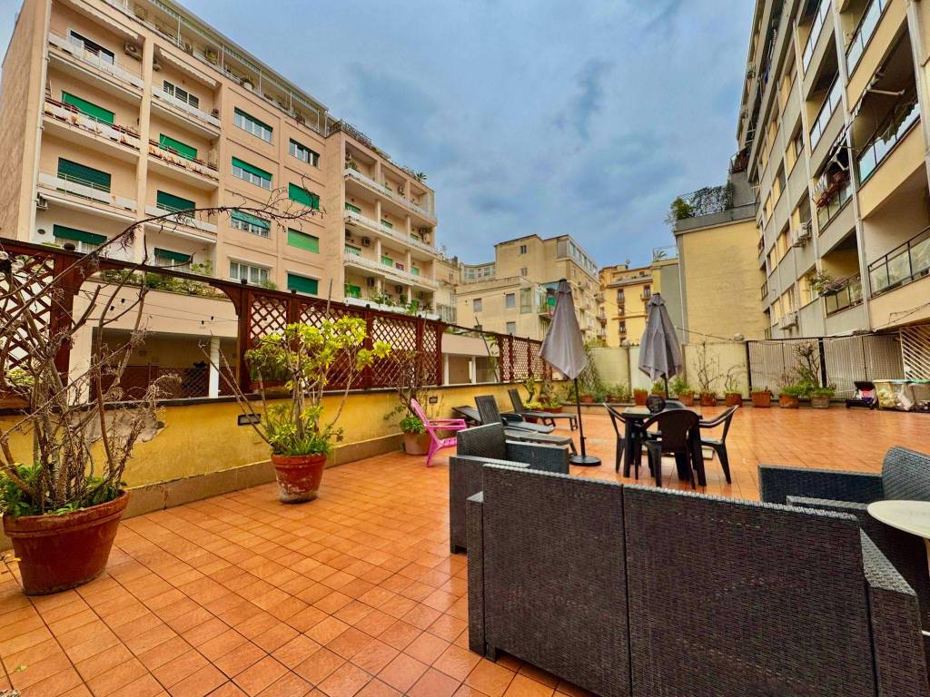 Appartamento a Napoli in Galleria Vanvitelli, 26 - Foto 3