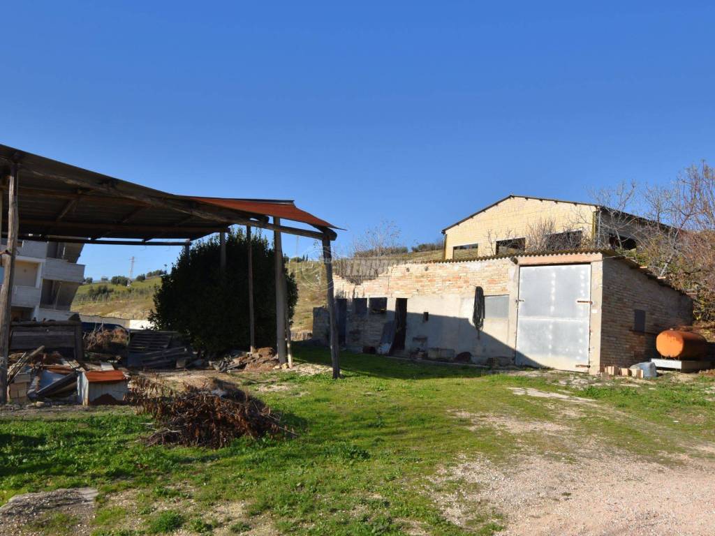 Rustico / casale a Porto san giorgio in Via Valle Oscura 39 - Foto 3